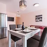 Apartment By The Sea Nska, Krk - 24664 Malinska